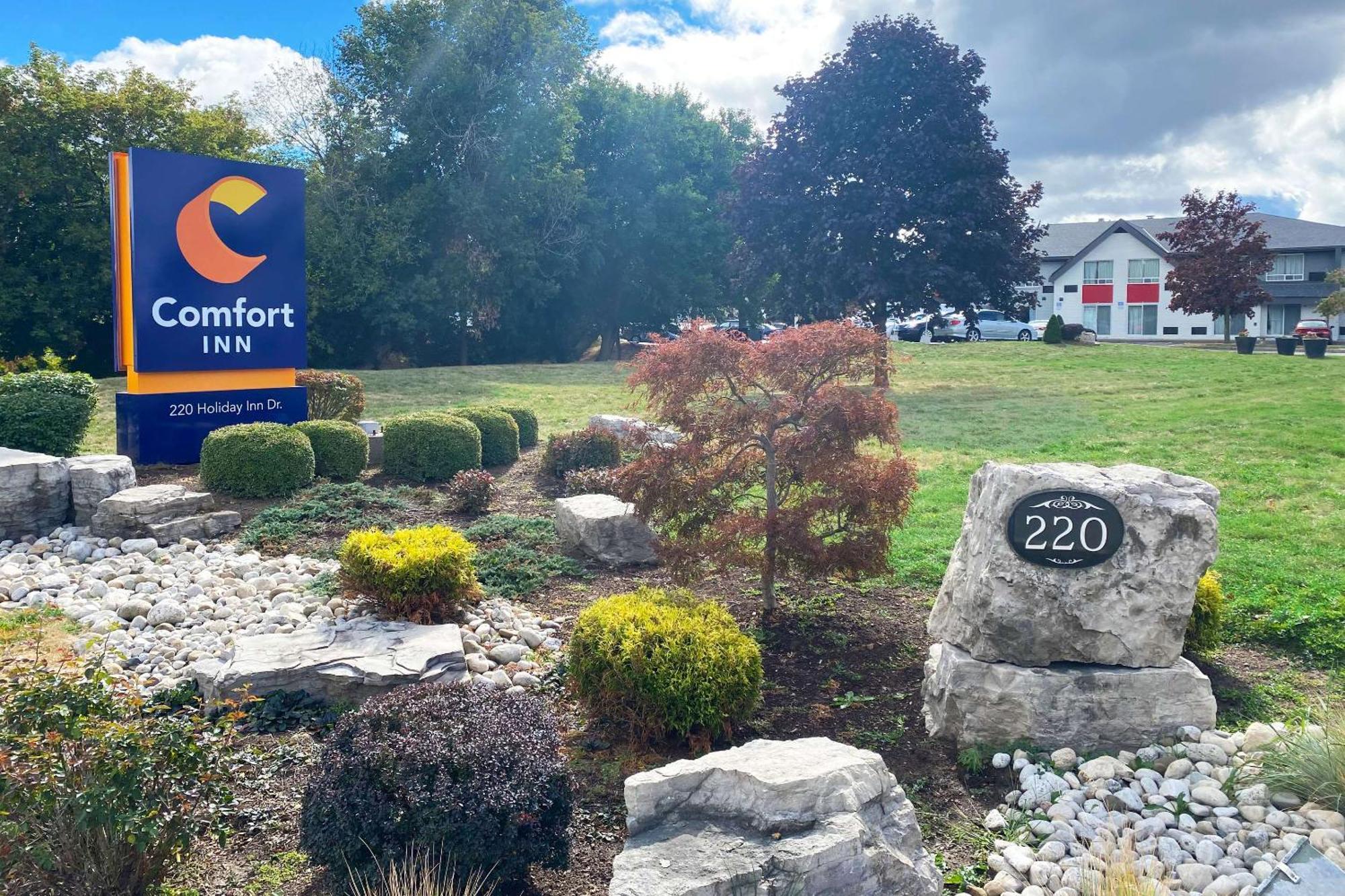 Comfort Inn Cambridge Exterior photo